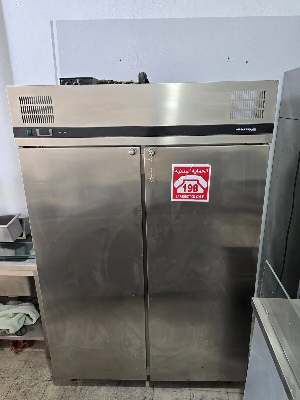Armoire réfrigérée négative Almia pour plateaux 60 × 40 cm