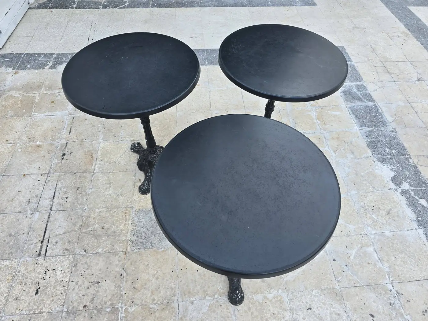 Lot de 3 tables parisiennes