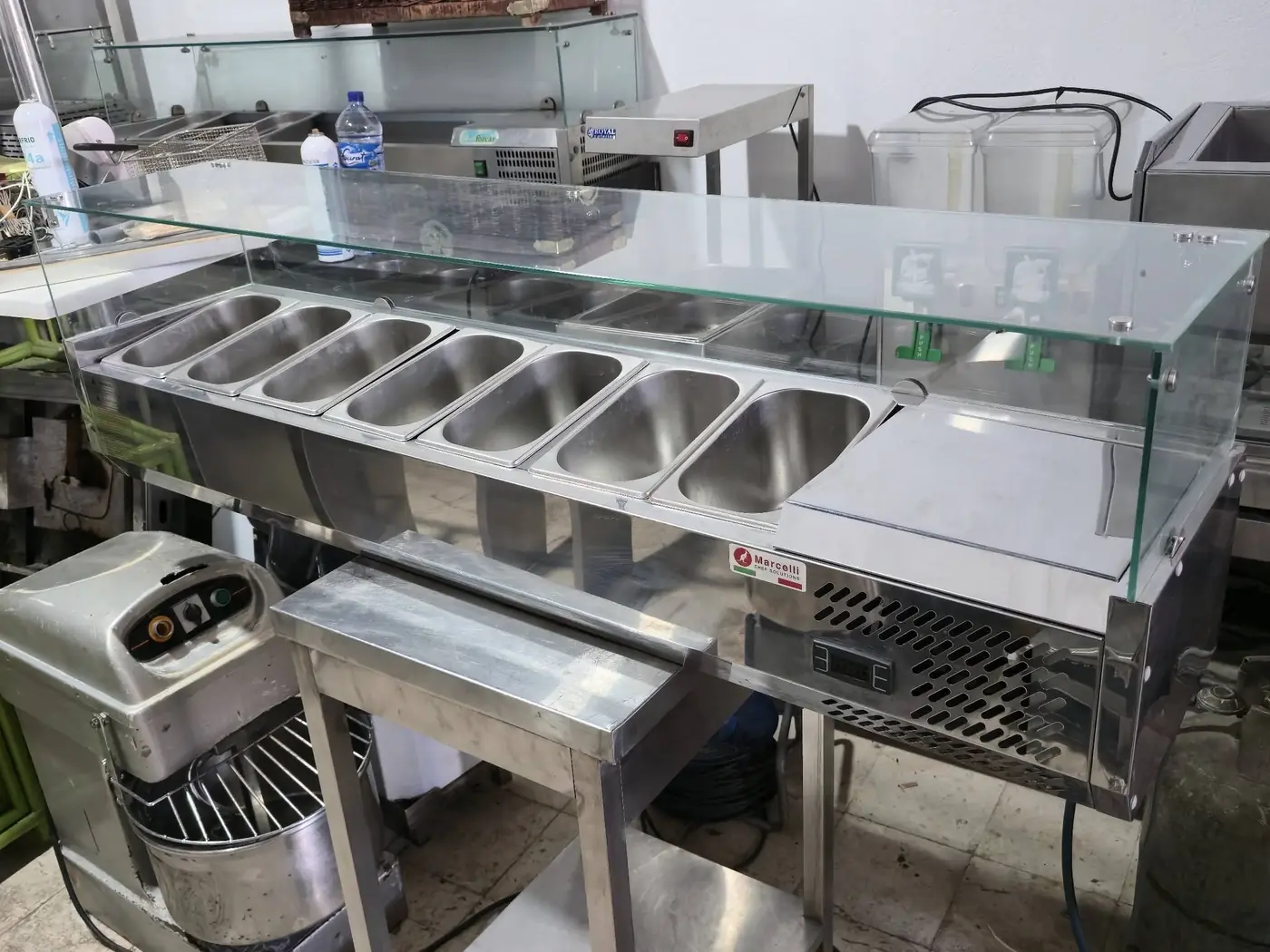 Saladette réfrigérée à poser — 1,50 m, 7 bacs