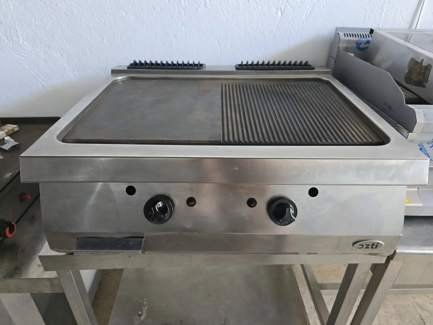 Plancha à gaz Öztiryakiler — 80 cm, plaque lisse et rainurée