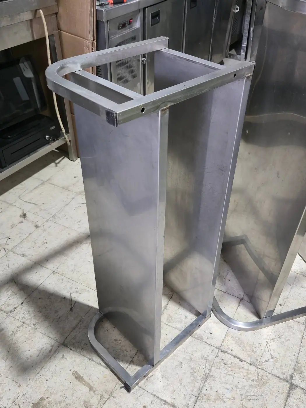 Étagère inox Almia à deux niveaux — 95 × 30 cm